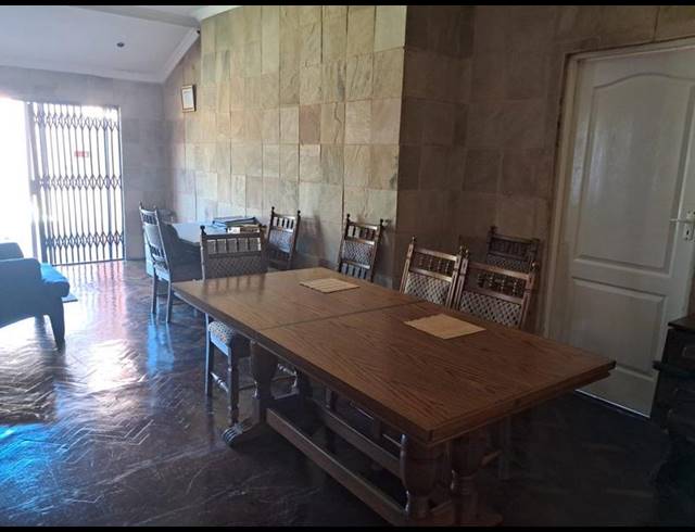 3 BEDROOM HOUSE FOR SALE IN KENSINGTON